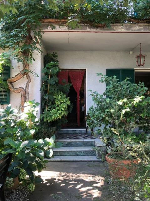 Casa Cambini Bed & Breakfast Marina di Massa Exterior foto